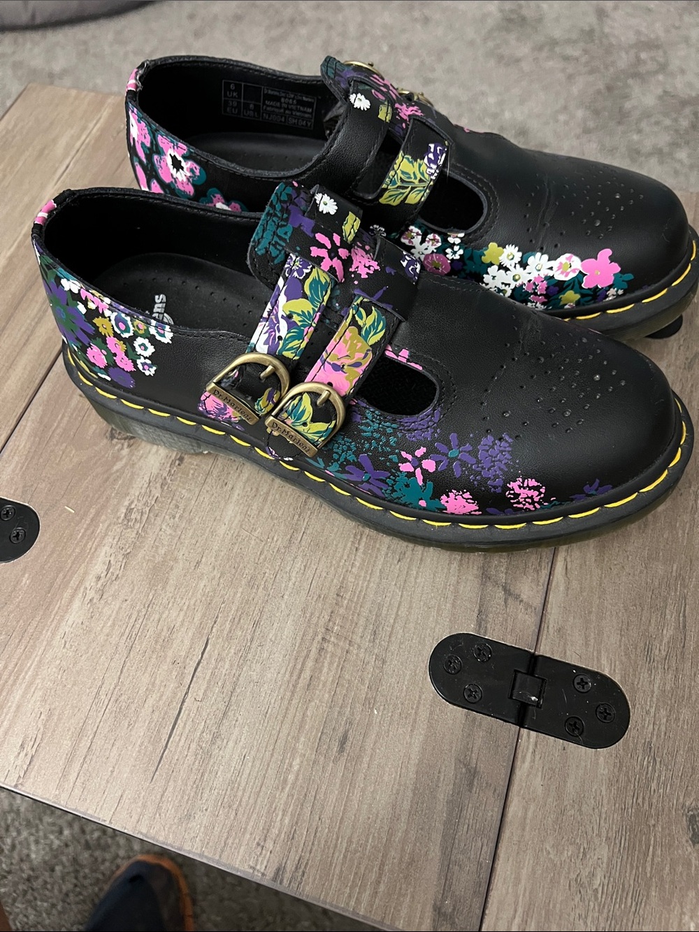 Dr. Martens 8065 Vintage Floral Mary Jane Shoes NWOT size 8 - Picture 3 of 6